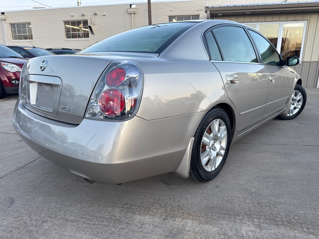 2005 Nissan Altima Image 6