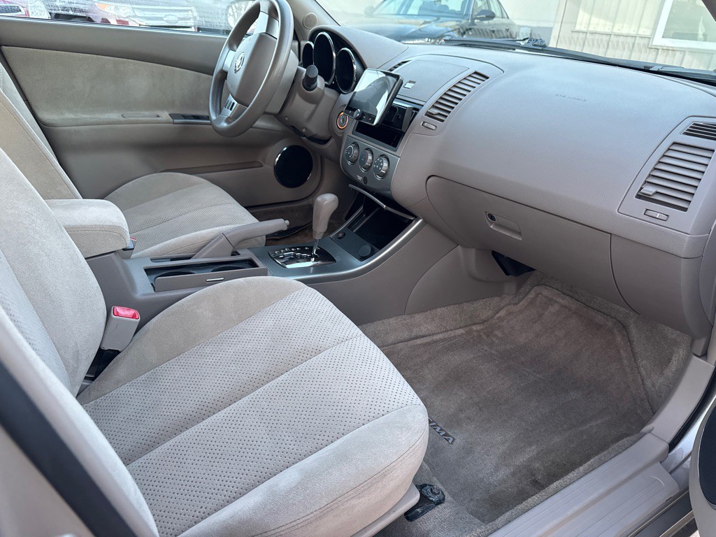 2005 Nissan Altima Image 9