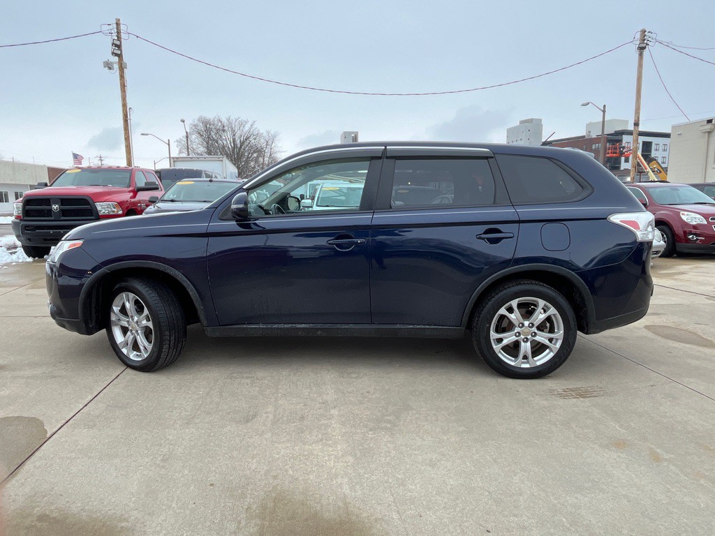 2015 Mitsubishi Outlander Image 8