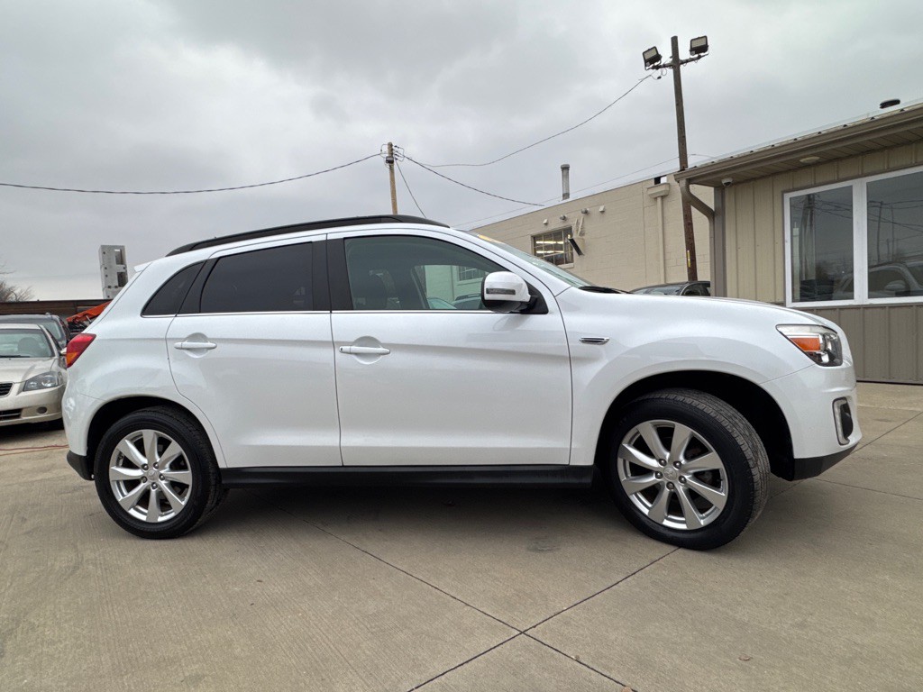2015 Mitsubishi Outlander Image 3