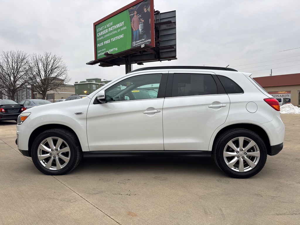 2015 Mitsubishi Outlander Image 6