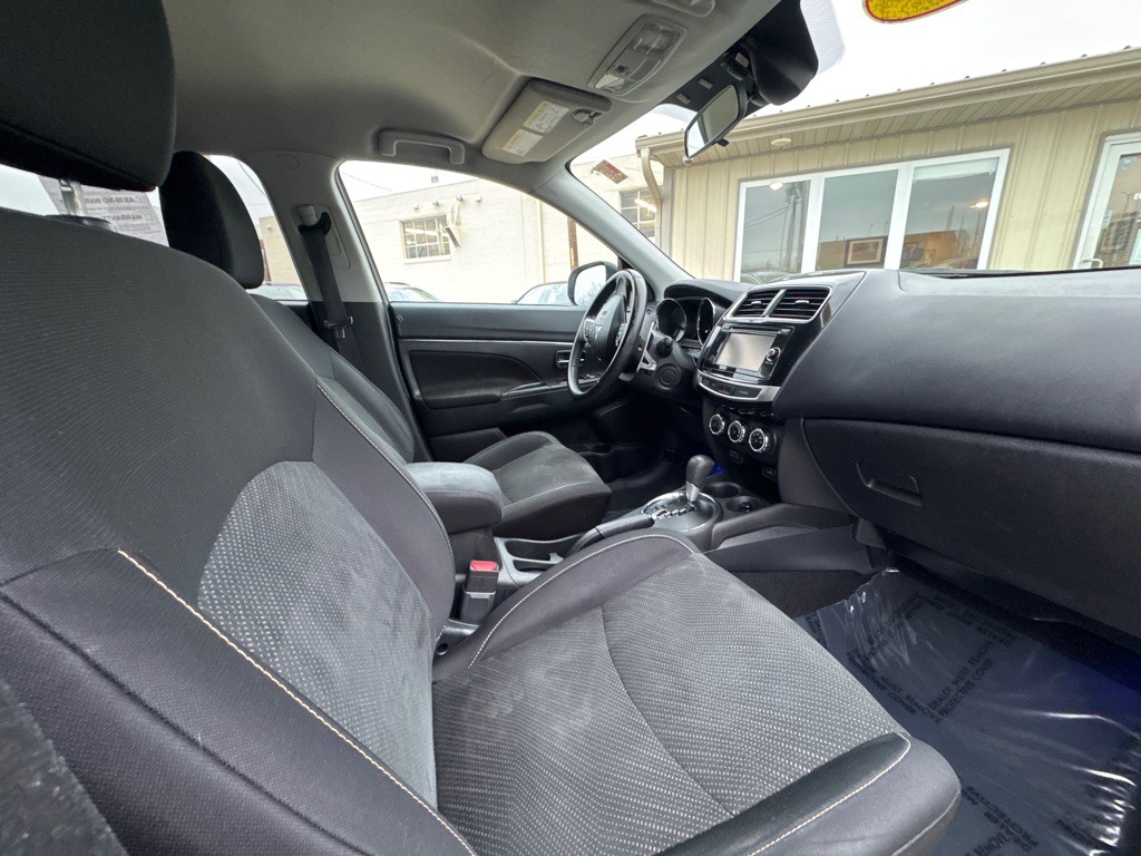 2015 Mitsubishi Outlander Image 7