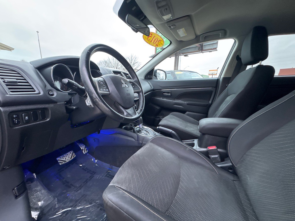 2015 Mitsubishi Outlander Image 12