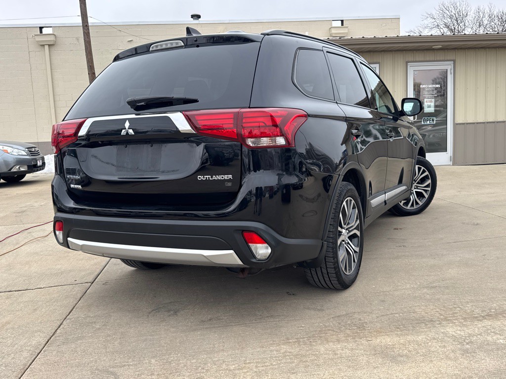 2017 Mitsubishi Outlander Image 5