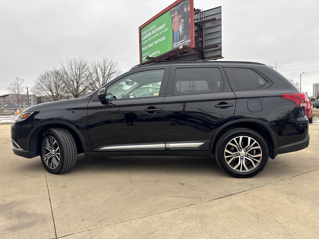 2017 Mitsubishi Outlander Image 8