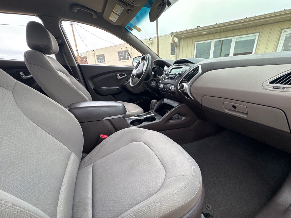 2012 Hyundai Tucson Image 4