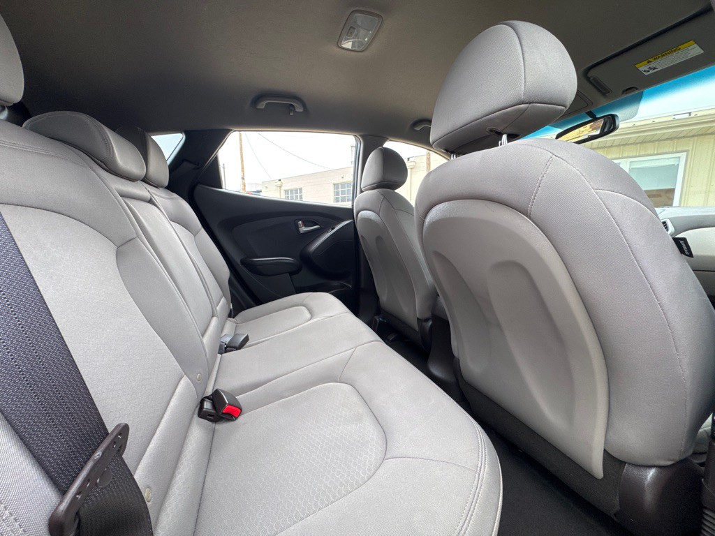 2012 Hyundai Tucson Image 5