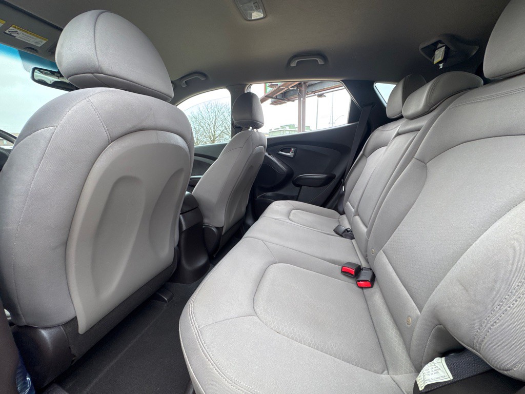 2012 Hyundai Tucson Image 11