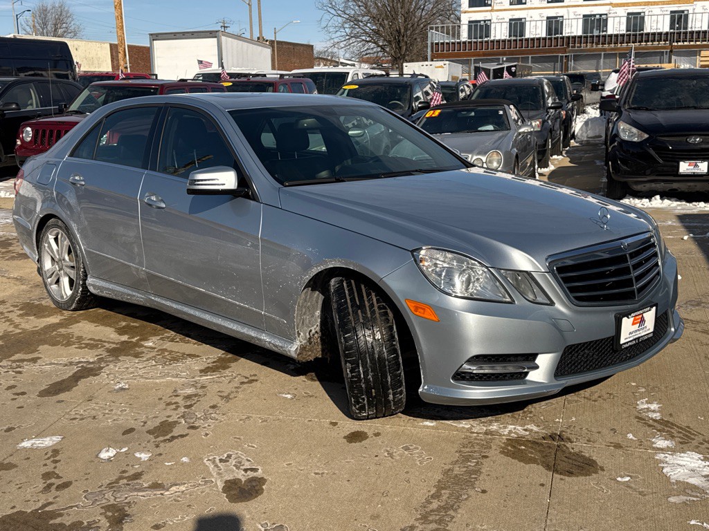 2013 Mercedes-Benz E-Class Image 3