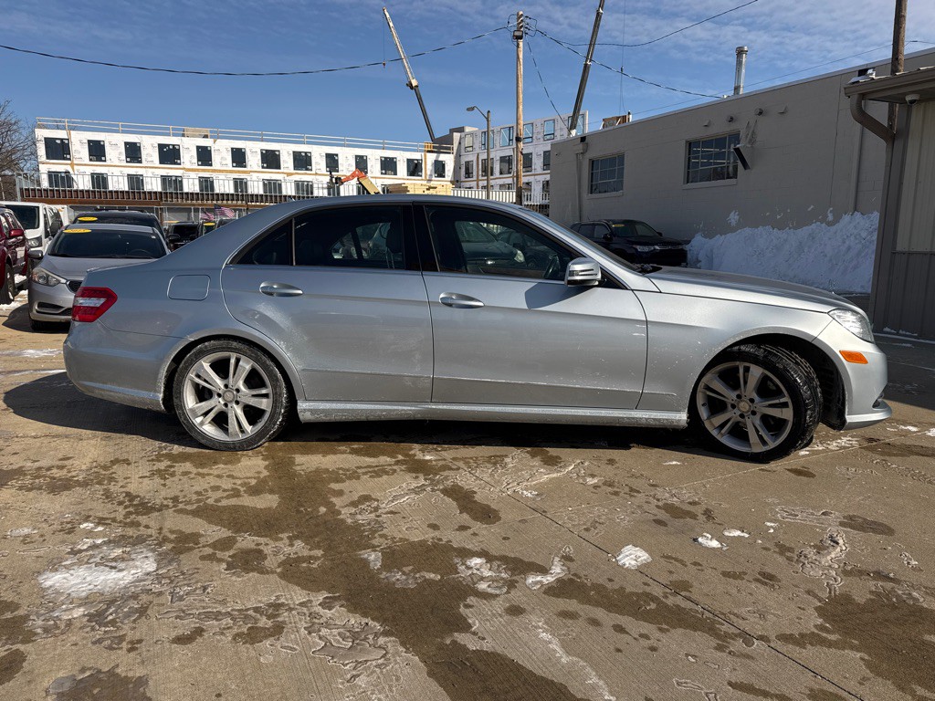 2013 Mercedes-Benz E-Class Image 4