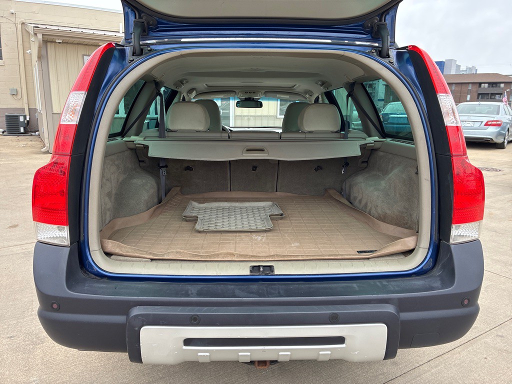 2006 Volvo XC70 Image 11