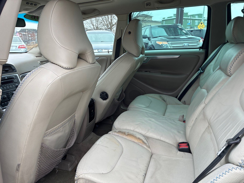 2006 Volvo XC70 Image 12