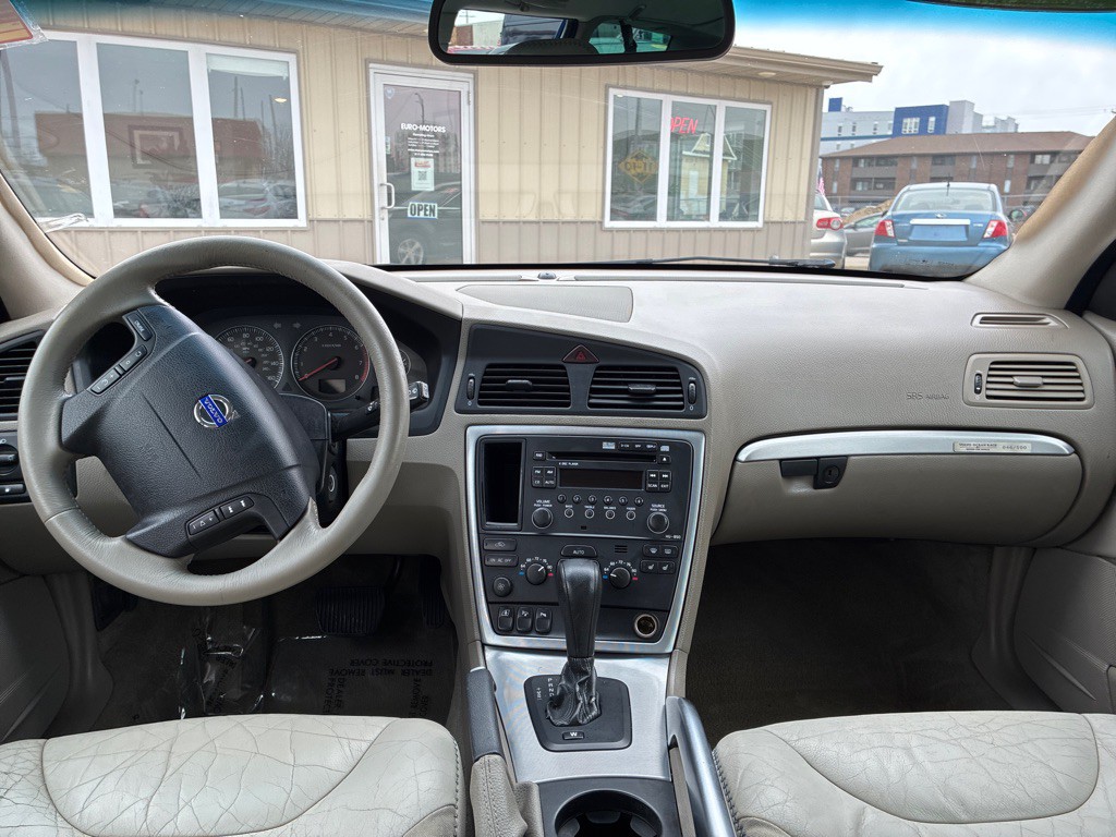 2006 Volvo XC70 Image 13