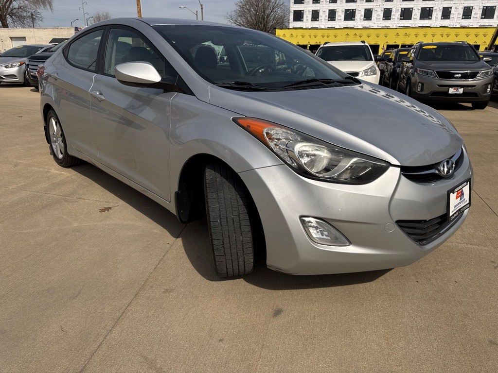 2013 Hyundai Elantra Image 3