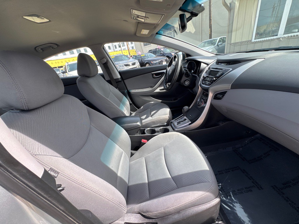 2013 Hyundai Elantra Image 5