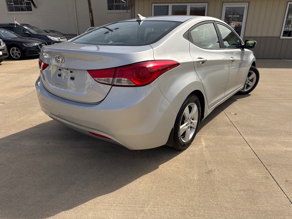2013 Hyundai Elantra Image 7