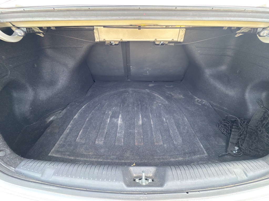 2013 Hyundai Elantra Image 9
