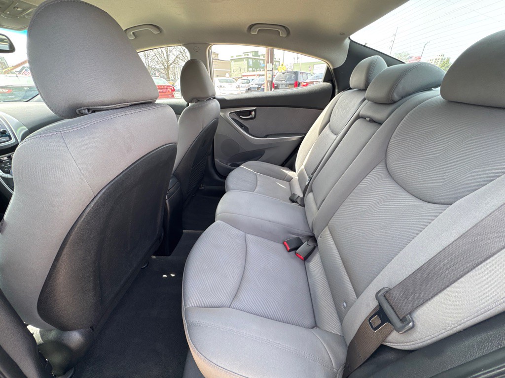 2013 Hyundai Elantra Image 12