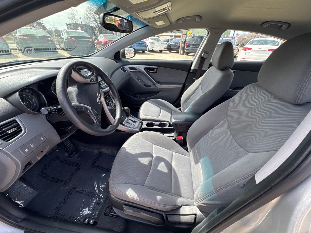 2013 Hyundai Elantra Image 13