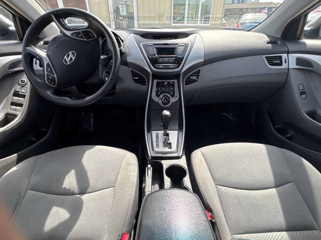 2013 Hyundai Elantra Image 14