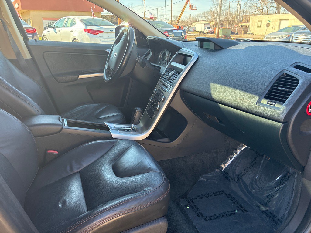 2010 Volvo XC60 Image 9