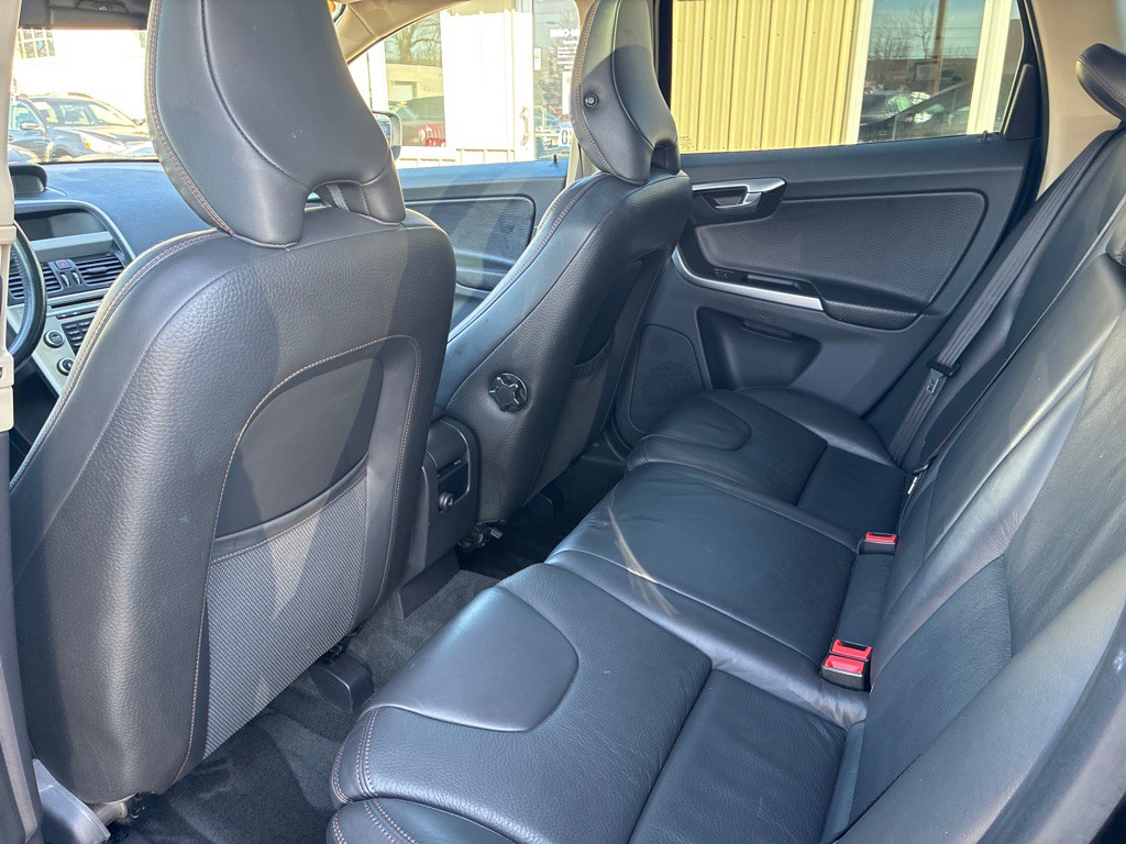 2010 Volvo XC60 Image 15