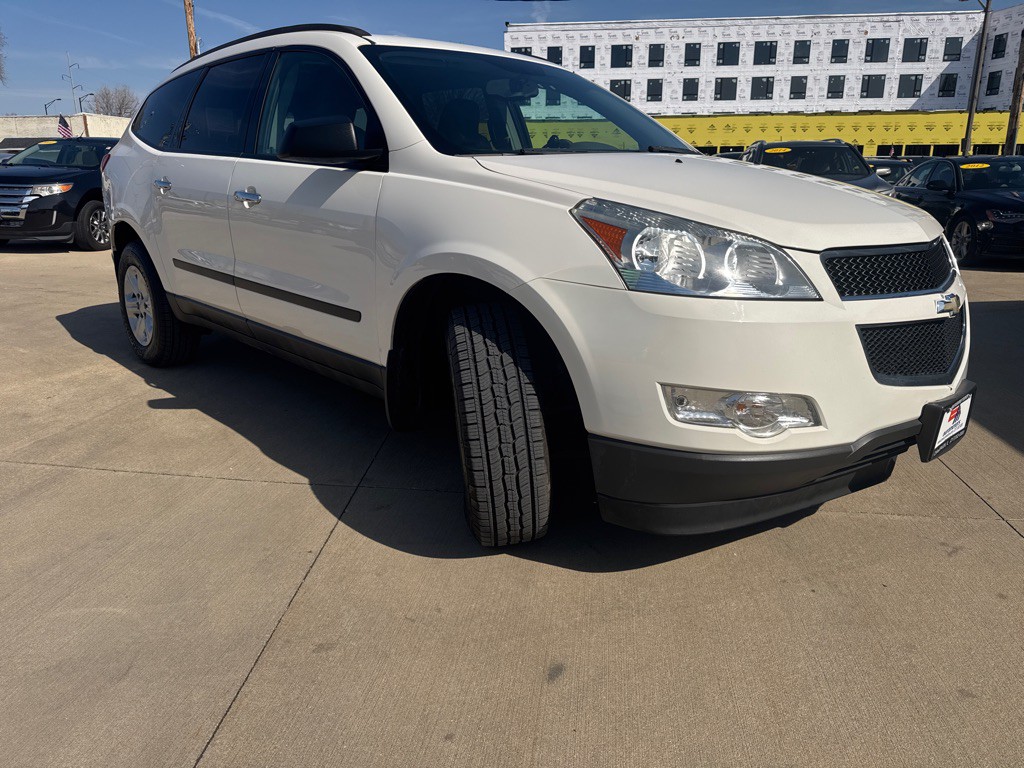 2011 Chevrolet Traverse Image 3