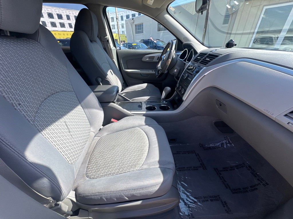 2011 Chevrolet Traverse Image 5