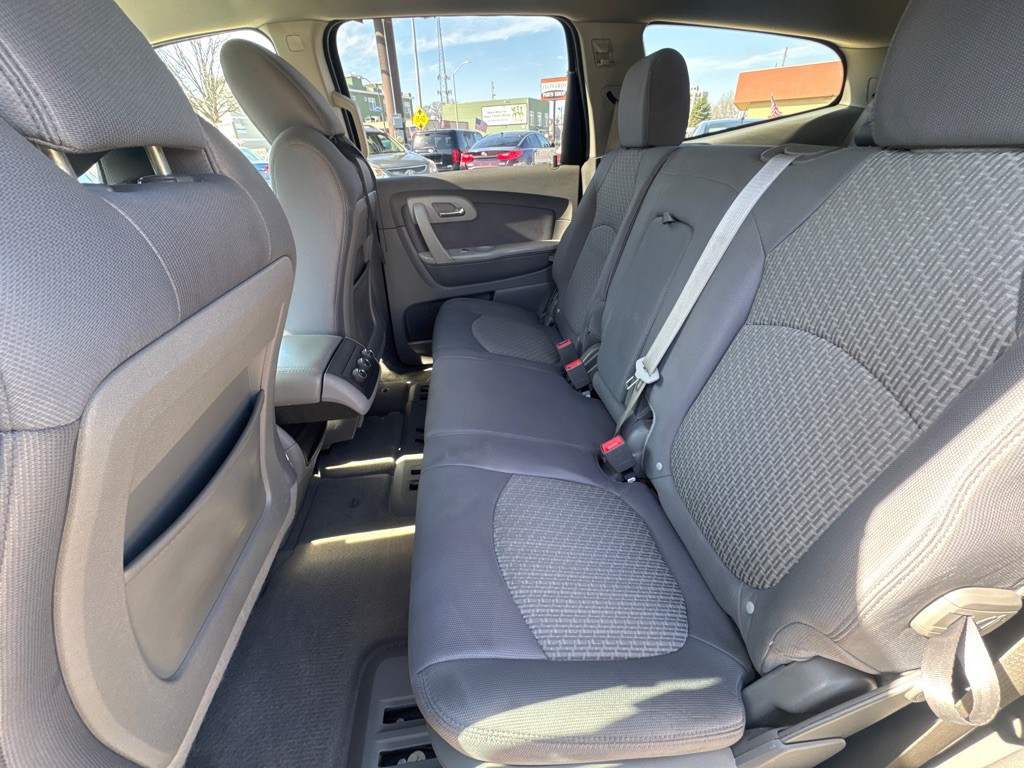2011 Chevrolet Traverse Image 12