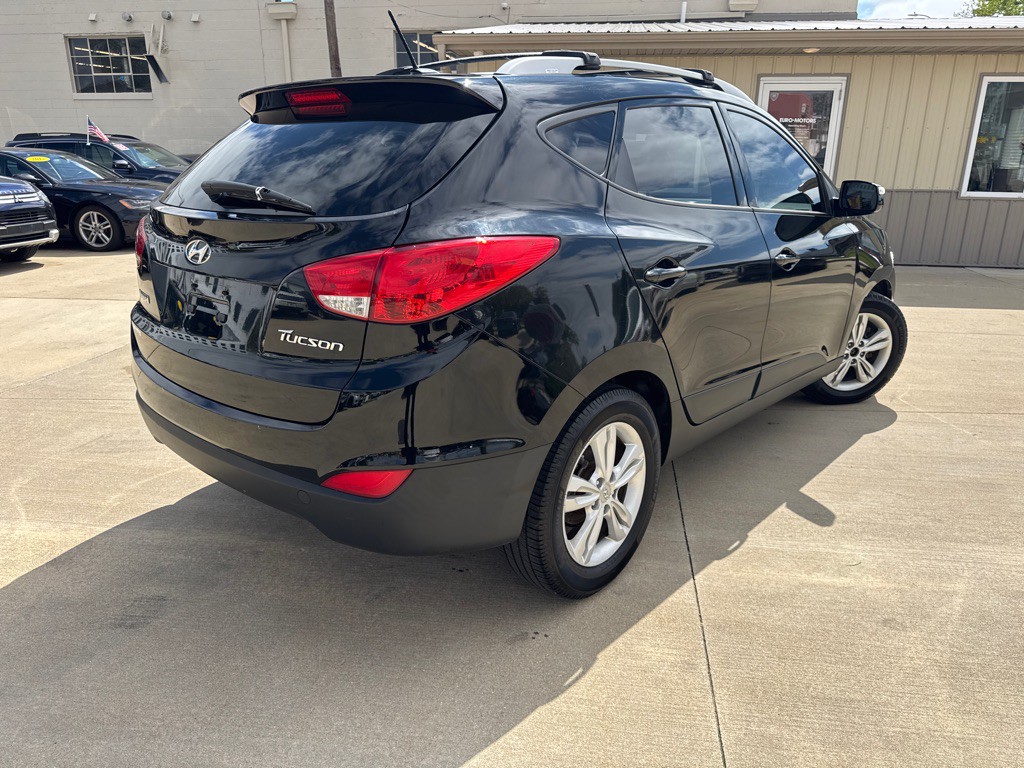 2012 Hyundai Tucson Image 7