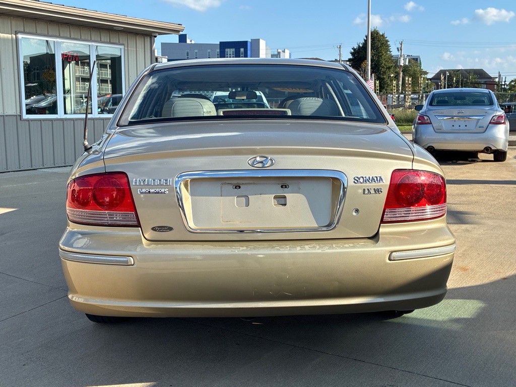 2002 Hyundai Sonata Image 6