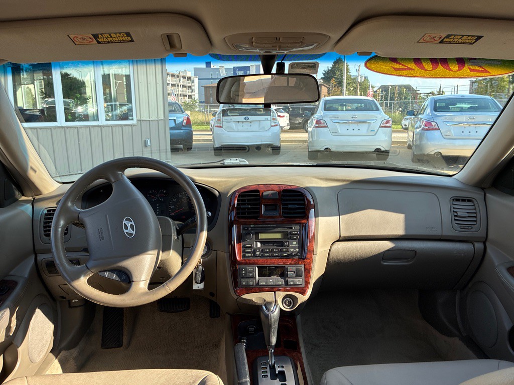 2002 Hyundai Sonata Image 12