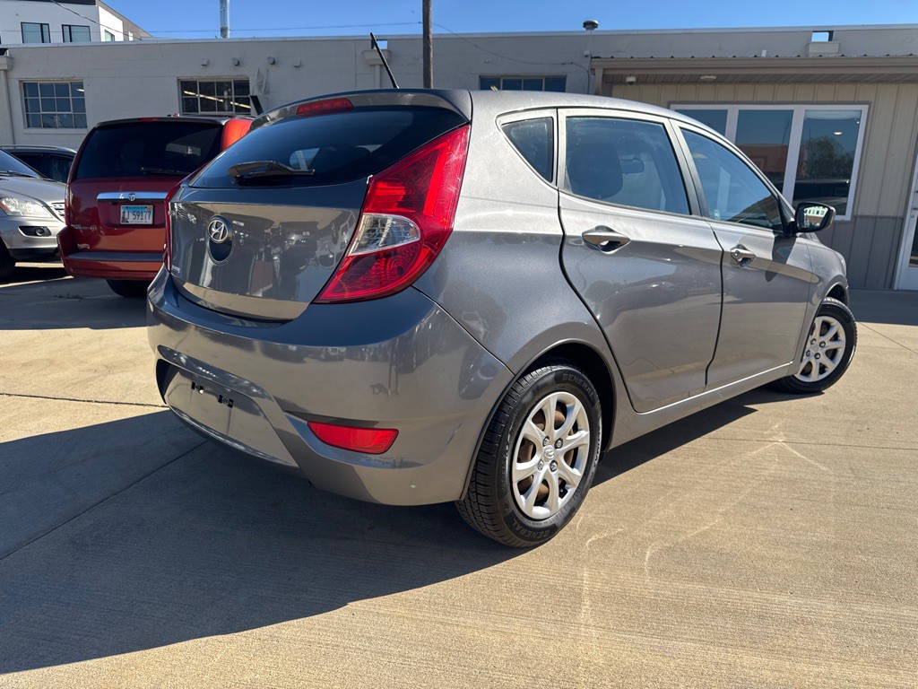 2014 Hyundai Accent Image 7