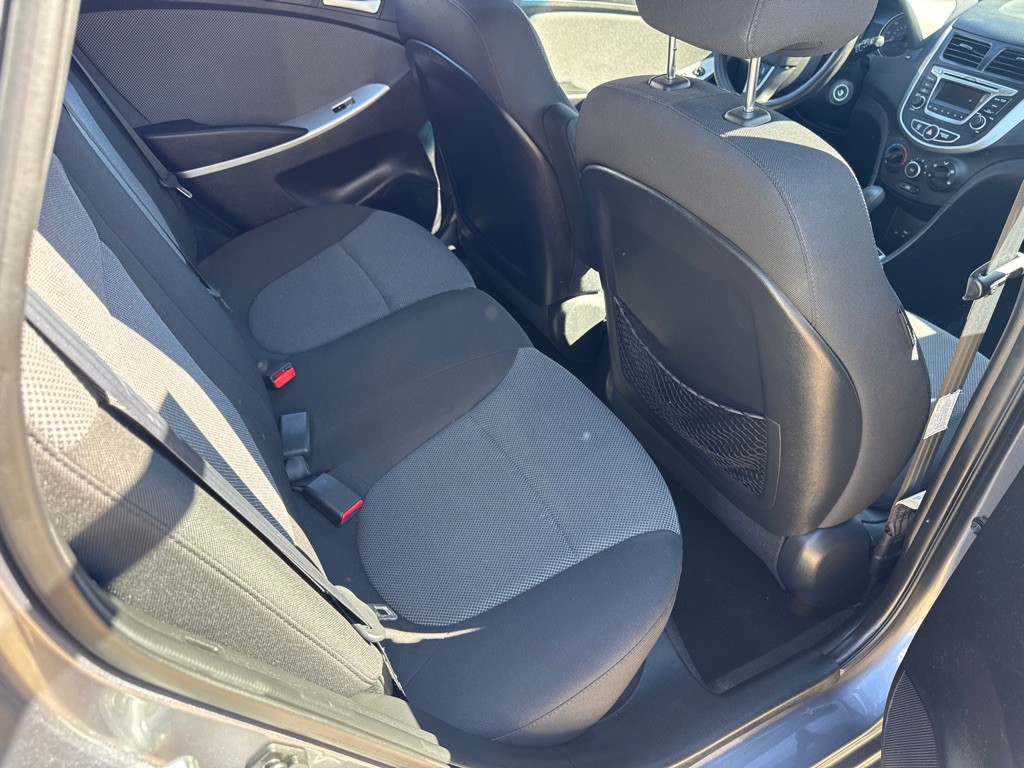 2014 Hyundai Accent Image 10
