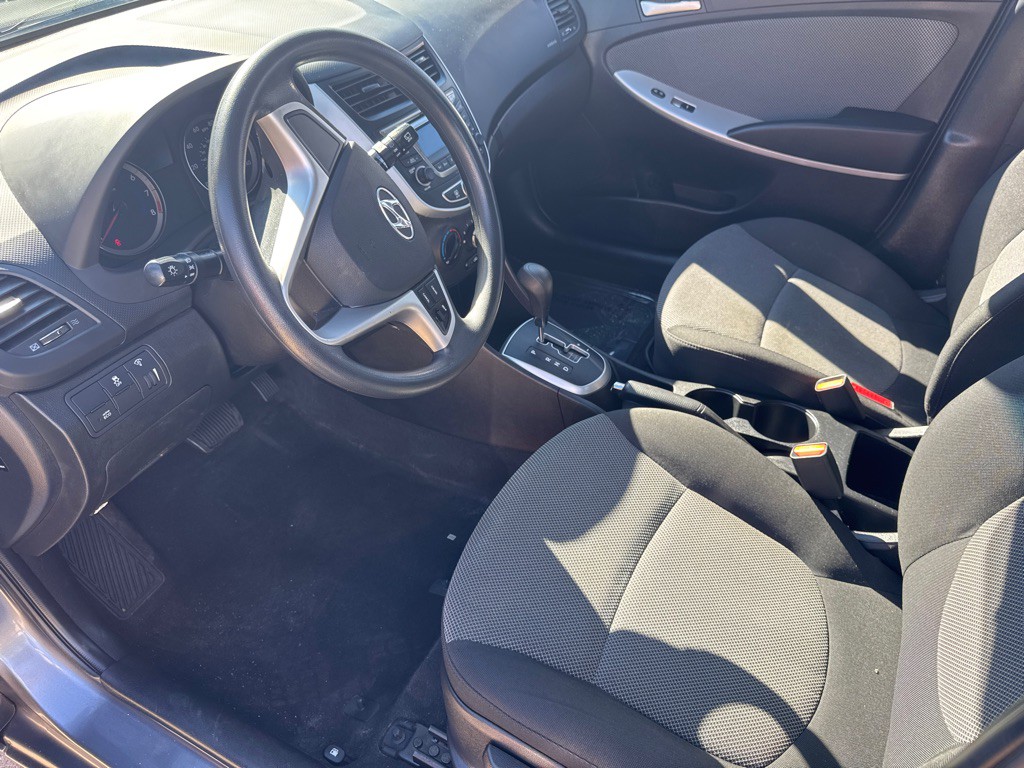 2014 Hyundai Accent Image 12