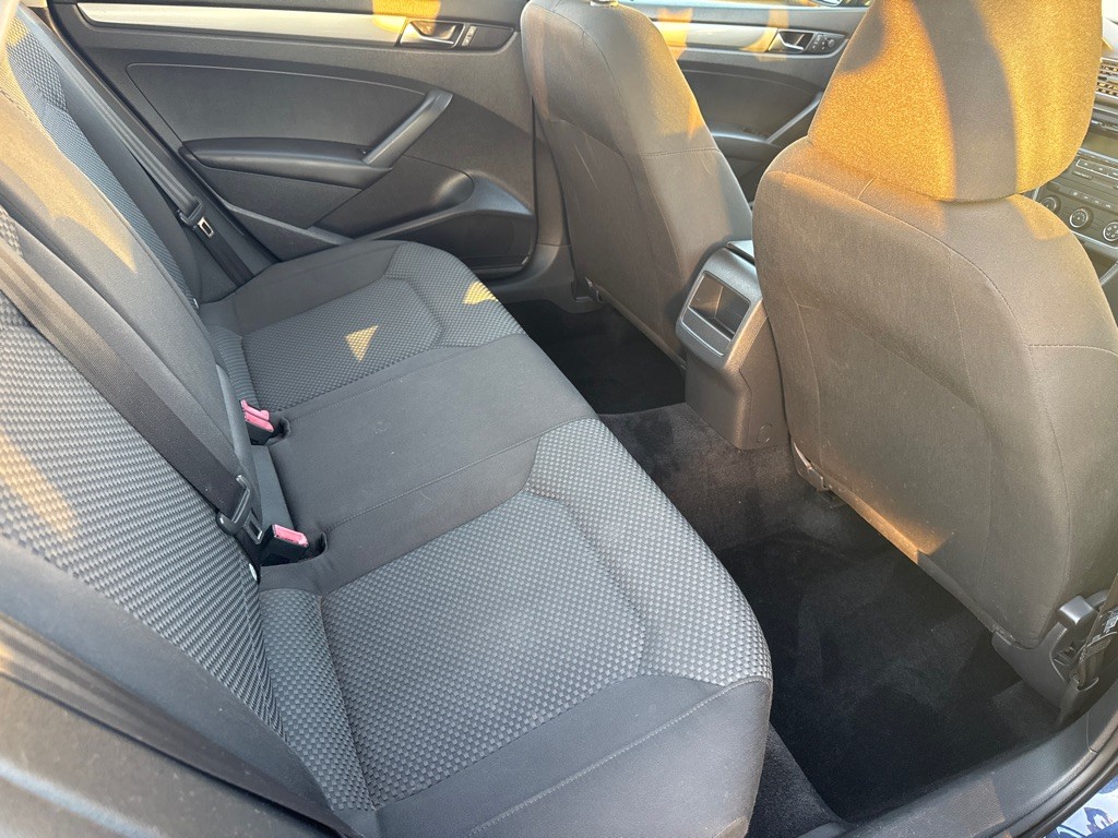 2014 Volkswagen Passat Image 10