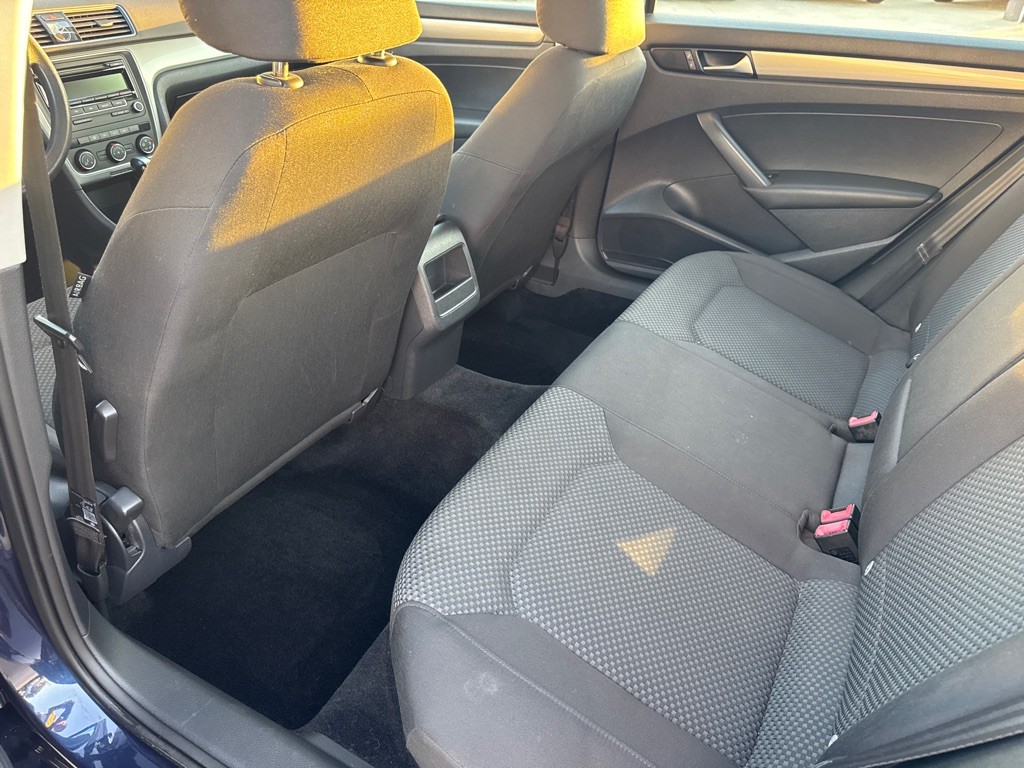 2014 Volkswagen Passat Image 11