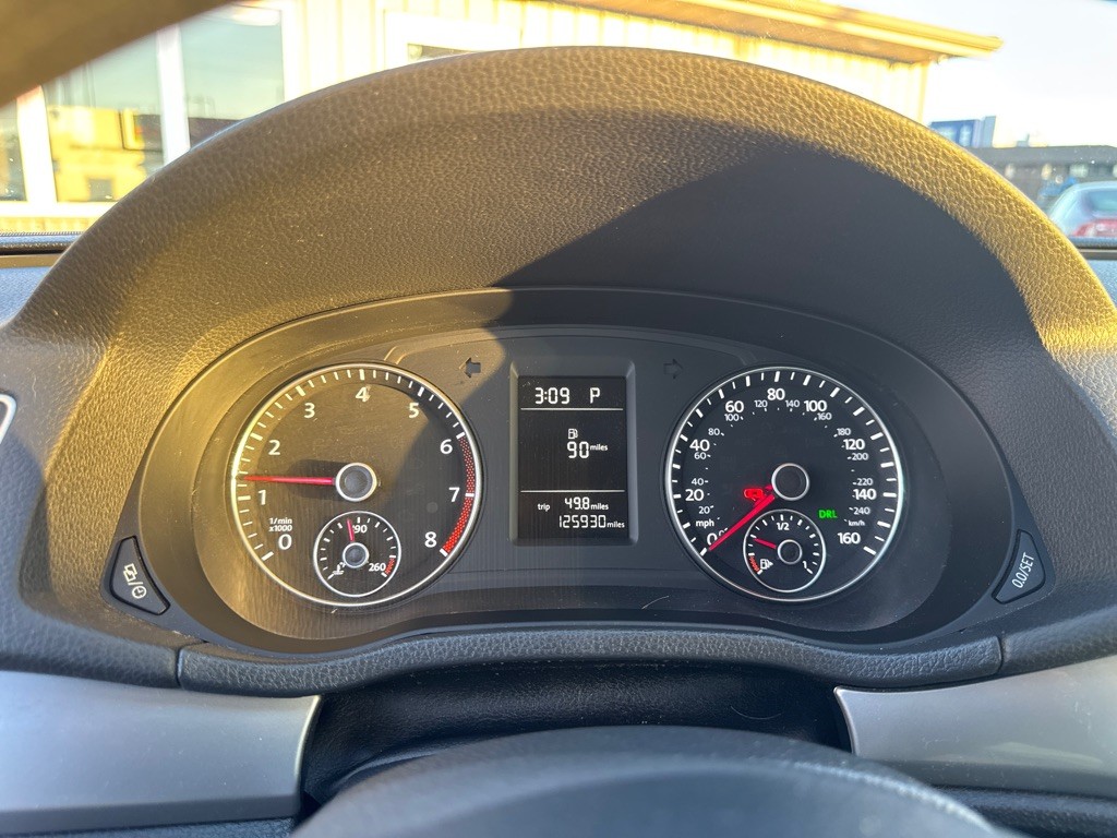 2014 Volkswagen Passat Image 12
