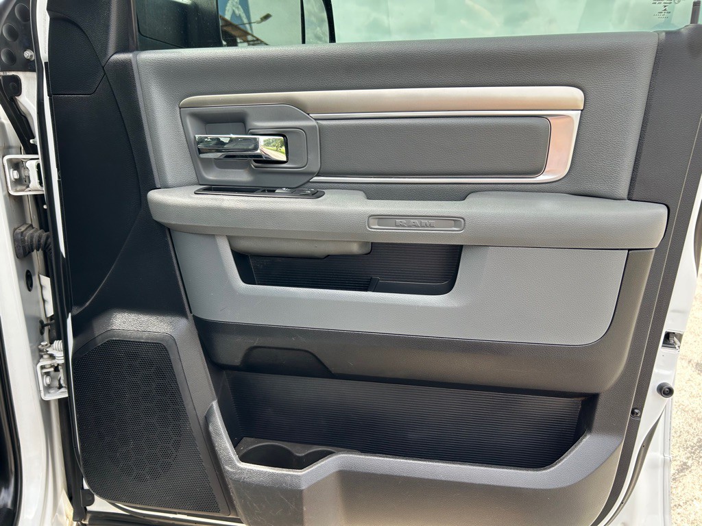 2016 RAM 2500 Image 12