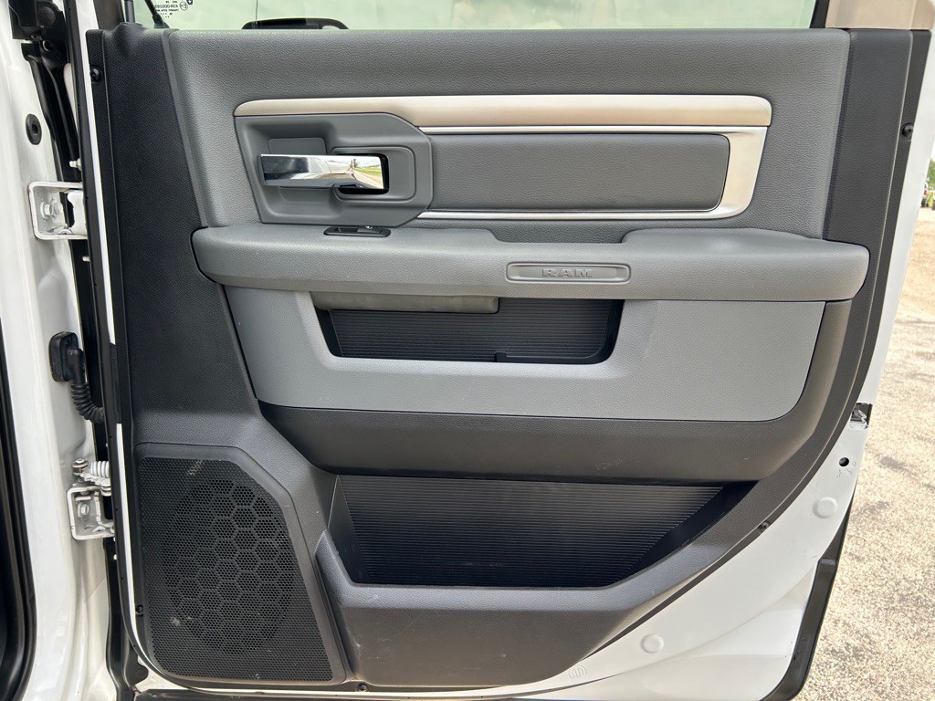 2016 RAM 2500 Image 14