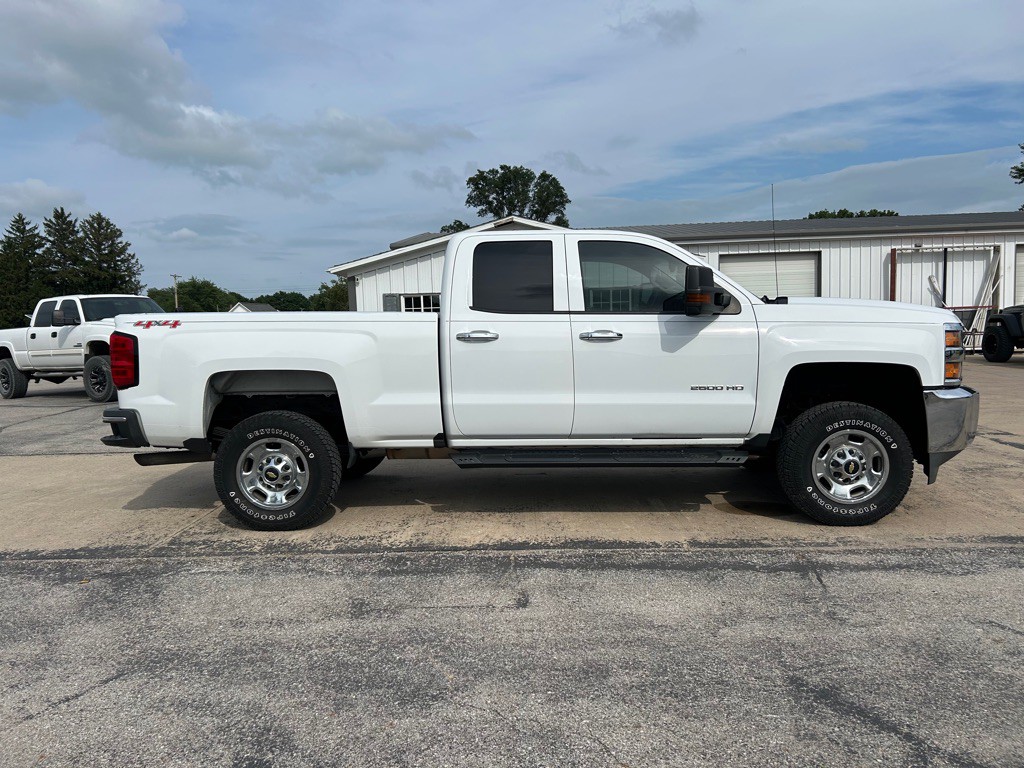2017 Chevrolet Silverado 1500 Image 4