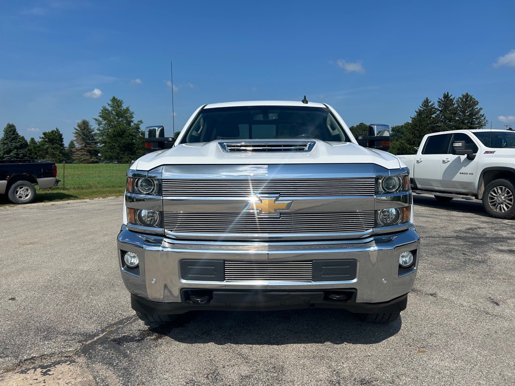 2018 Chevrolet Silverado 1500 Image 2