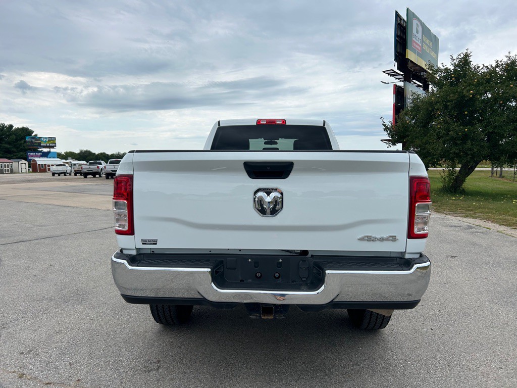 2022 RAM 3500 Image 6