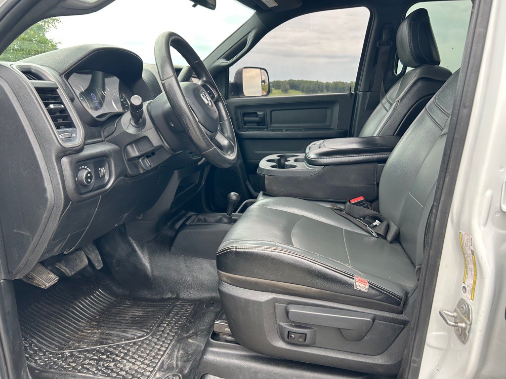 2022 RAM 3500 Image 9