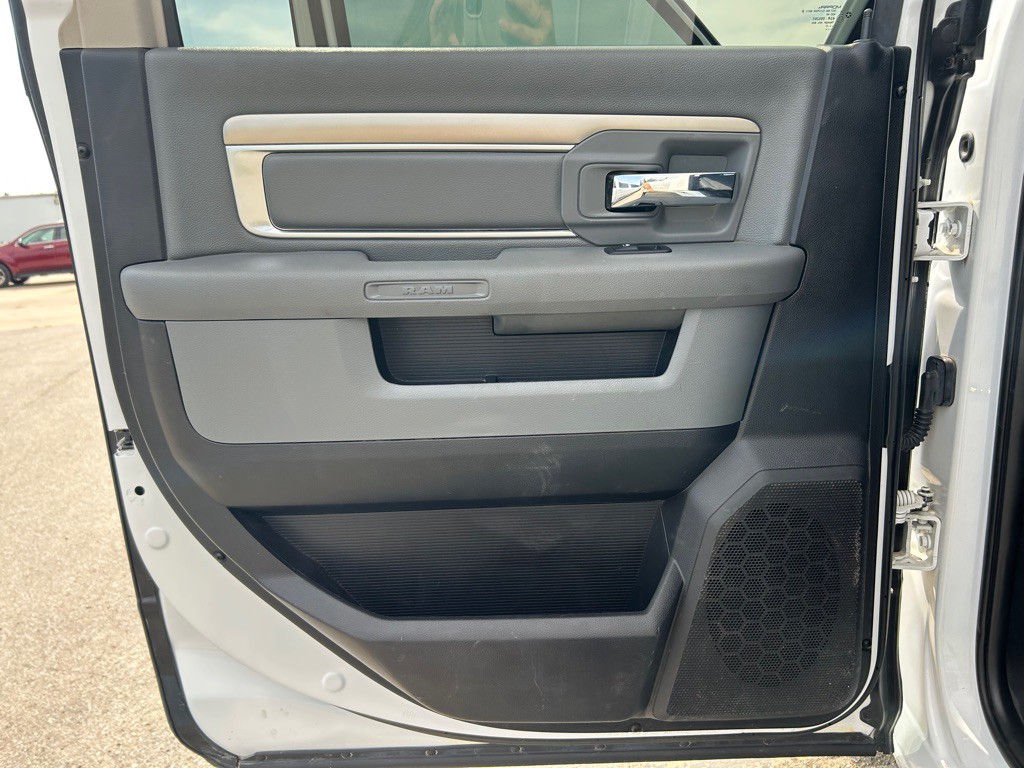 2017 RAM 2500 Image 16