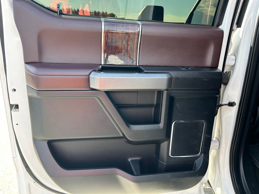 2017 Ford F-250 Image 16