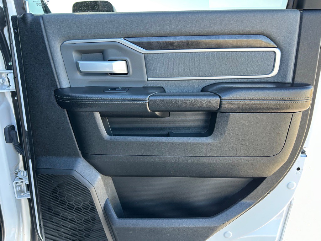 2021 RAM 2500 Image 14