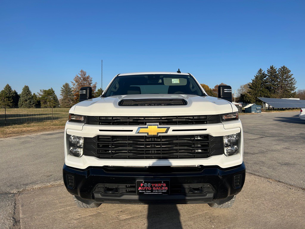 2024 Chevrolet Silverado 1500 Image 2