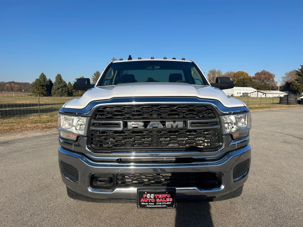 2019 RAM 3500 Image 2