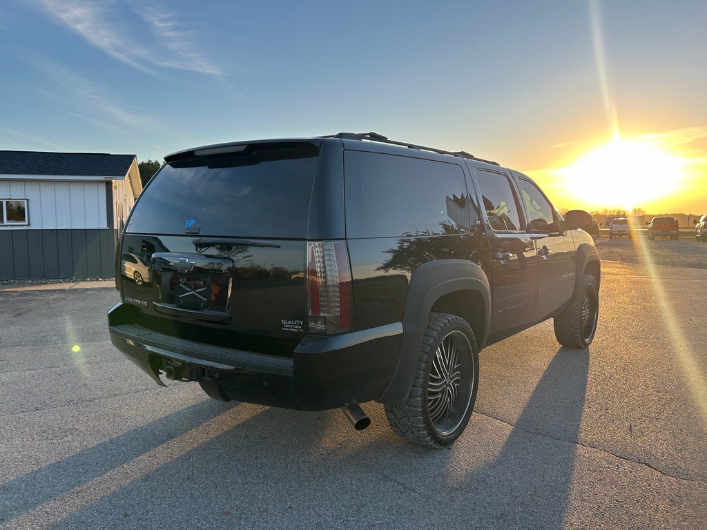 2013 Chevrolet Suburban Image 5
